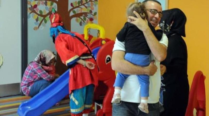 Hastanede Tedavi G&ouml;ren &Ccedil;ocukları Korkutan Animasyon G&ouml;sterisi