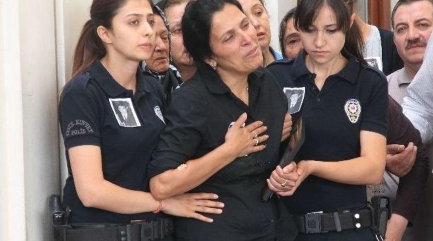 Ter&ouml;r Gerek&ccedil;esiyle Reddedilince İntihar Eden Polis Son Yolculuğuna Uğurlandı