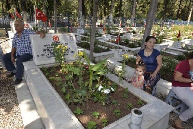 Adana'da Şehitler Unutulmadı