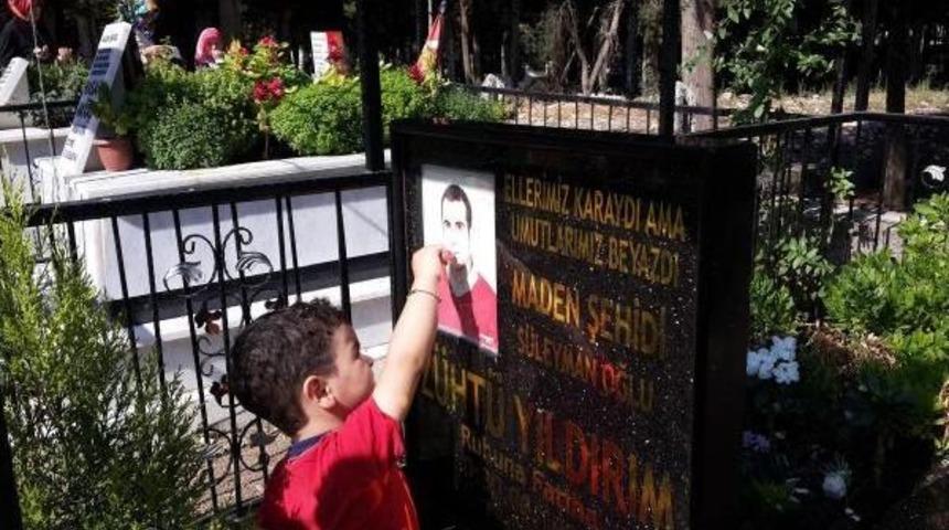 Maden Şehitliği'nde H&uuml;z&uuml;nl&uuml; Bayramlaşma