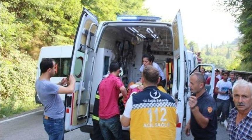 Mezarlık Ziyareti D&ouml;n&uuml;ş&uuml; Kaza: 6 Yaralı