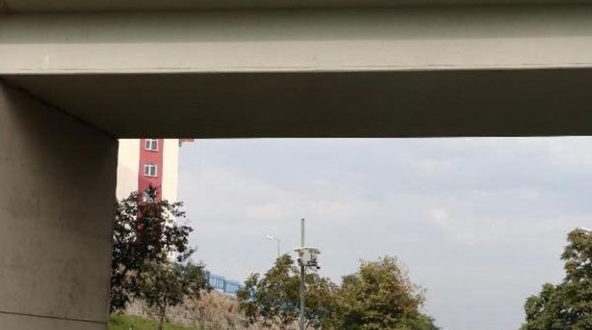 Cinnet Getiren Baba 2 G&uuml;nl&uuml;k Bebeğini K&ouml;pr&uuml;den Attı (2)