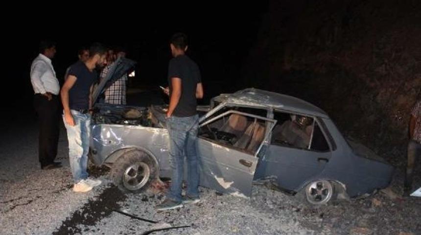 &Ccedil;elikhan'da Otomobil Devrildi: 4 Yaralı