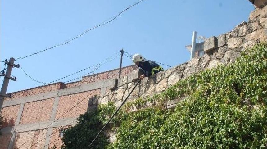 &Ccedil;atıda &Ccedil;ıkan Yangın Korkuttu