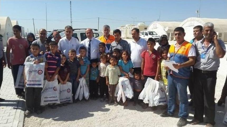 Kobanili 350 &Ccedil;ocuğa Bayramlık Elbise Dağıtıldı