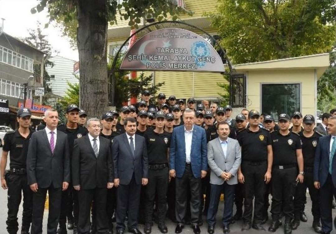 Cumhurbaşkanı Erdoğan Polislerle Bayramlaştı