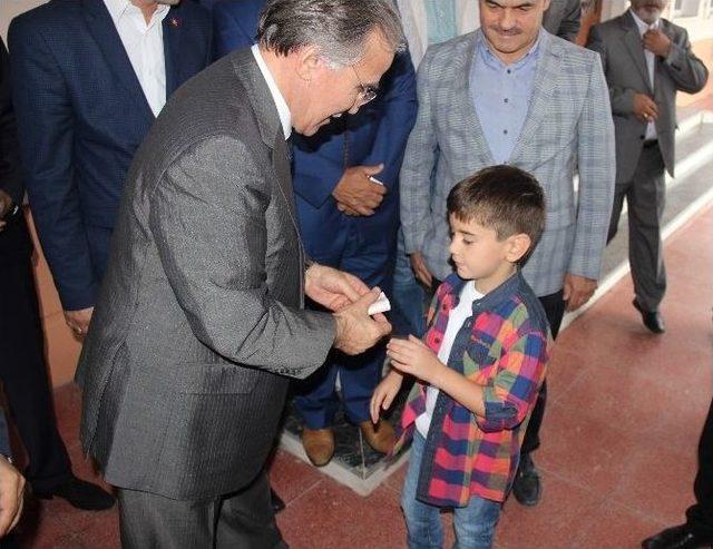 Mehmet Ali Şahin’den Çocuklara Bayram Harçlığı 1