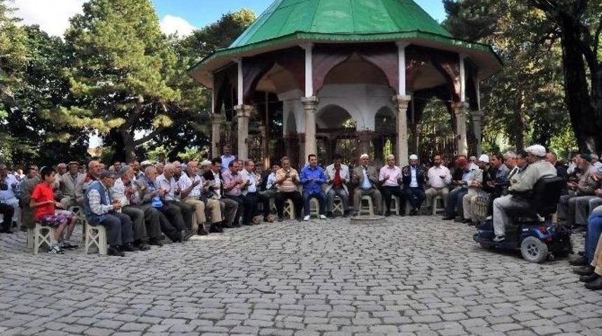Arefe G&uuml;n&uuml; Nasreddin Hoca T&uuml;rbesi Doldu Taştı