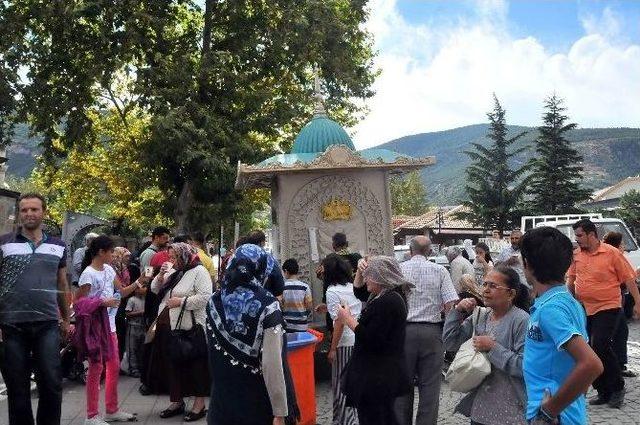 Arefe Günü Nasreddin Hoca Türbesi Doldu Taştı