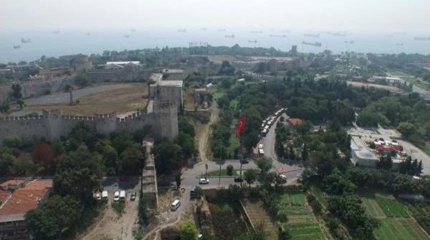 Prof. Ahunbay: Bir Sonraki Deprem Gelmeden İstanbul Surları'na Sahip &Ccedil;ıkmamız Gerekiyor