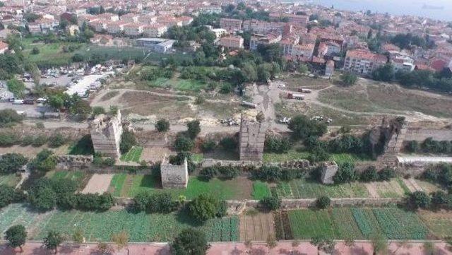 Prof. Ahunbay: Bir Sonraki Deprem Gelmeden İstanbul Surları'na Sahip Çıkmamız Gerekiyor