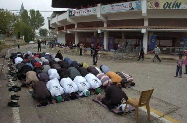 Bayram Namazında Sığınmacılara Tavsiye: Avrupa'ya Gitmeyin