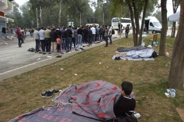 Bayram Namazında Sığınmacılara Tavsiye: Avrupa'ya Gitmeyin