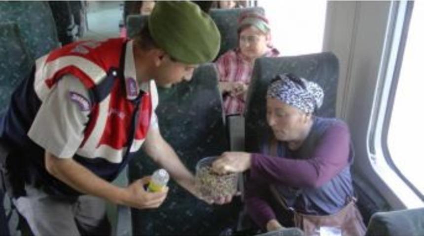 Jandarma&rsquo;dan Trende Şekerli Kontrol