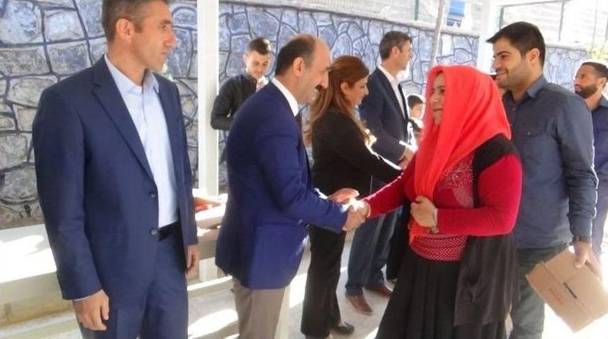 Hdp&rsquo;li Vekilden Pkk Mezarlığına Ziyaret