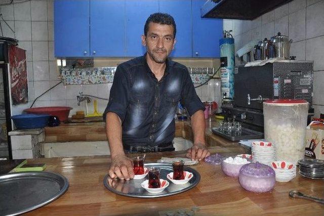 Bayramda Ekmek Parası İçin Çalışıyorlar 1