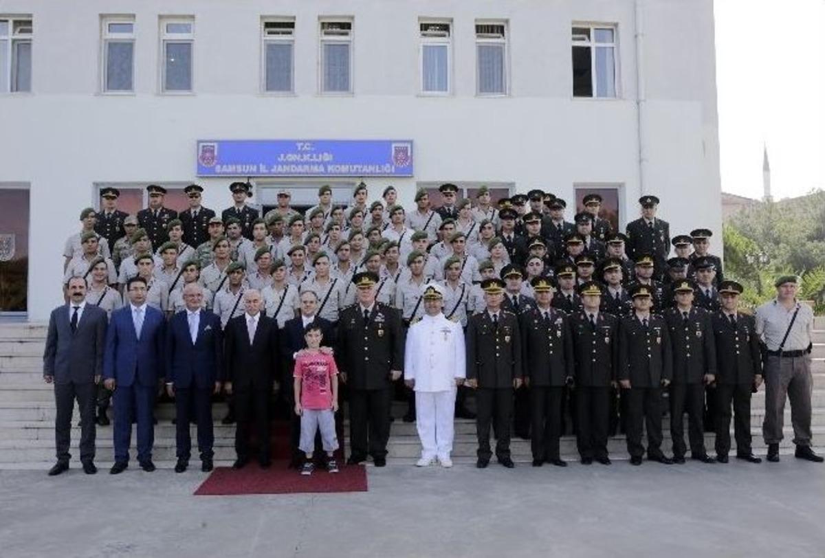 Bakan &Ccedil;ağatay Kılı&ccedil;&rsquo;tan G&uuml;venlik G&uuml;&ccedil;lerine Bayrak Ziyareti