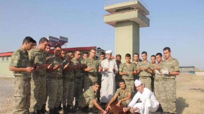 Sınır Karakolunda Bayram Sevinci