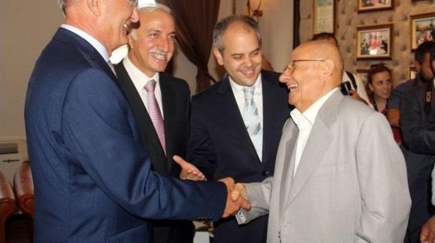 Samsun B&uuml;y&uuml;kşehir Belediyesi&rsquo;nde Bayramlaşma