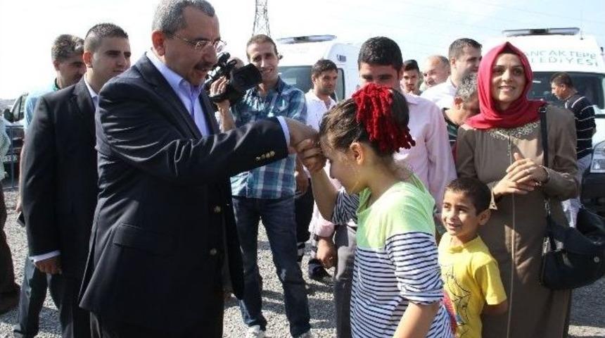 &Ouml;nce Kurban Kestiler, Sonra Kavurma Yediler