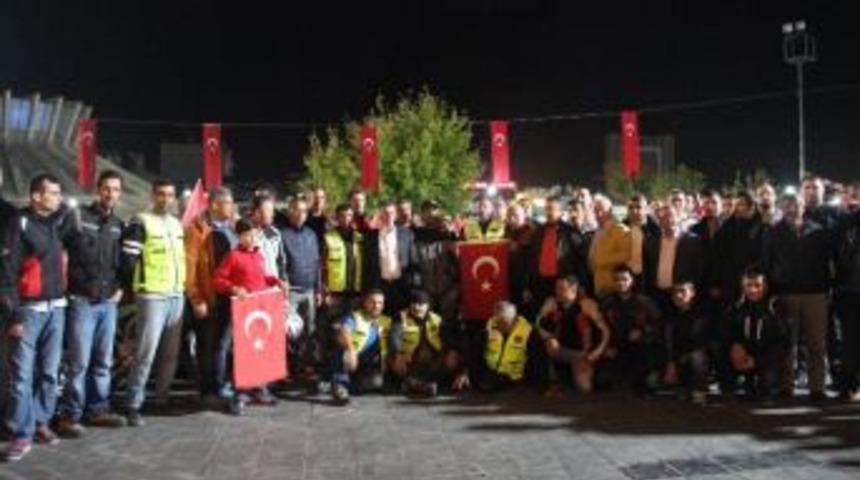 &Ccedil;anlı Motor Tutkunlarından Motosiklet Korteji