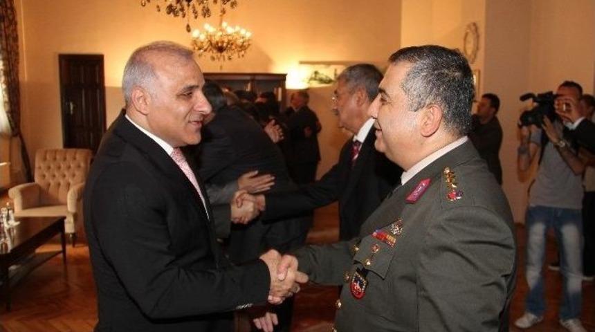 Elazığ&rsquo;da Bayramlaşma T&ouml;reni