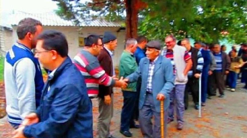 K&ouml;yde 30 Yıl Sonra Toplu Bayramlaşma