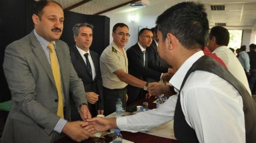 Siverek&rsquo;te Protokol &Uuml;yeleri Vatandaşla Bayramlaştı