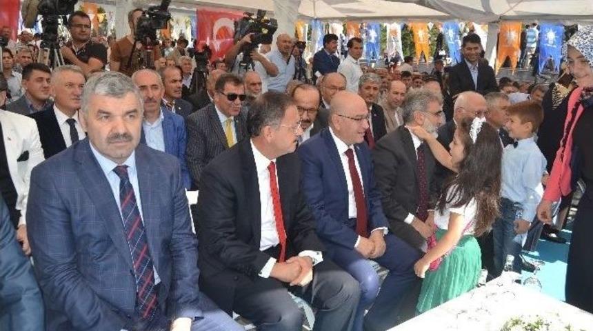 Ak Parti Genel Başkan Yardımcısı Mehmet &Ouml;zhaseki: