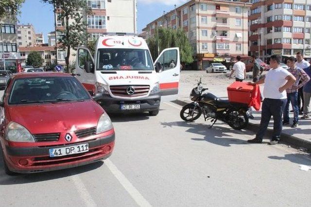 Otomobille Motosiklet Çapıştı: 1 Yaralı