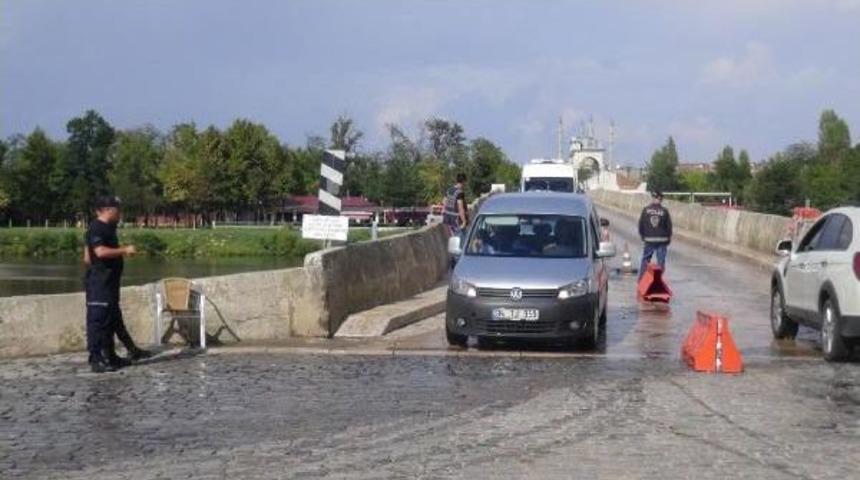 Yunanistan Sınırına Panzerli &Ouml;nlem