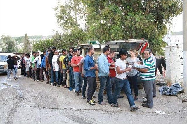 Bodrum’da Sığınmacılara Yardımlar Sürüyor 1