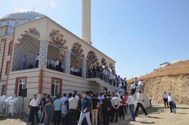 Hayırseverlerin Yaptırdığı Cami A&ccedil;ıldı 1