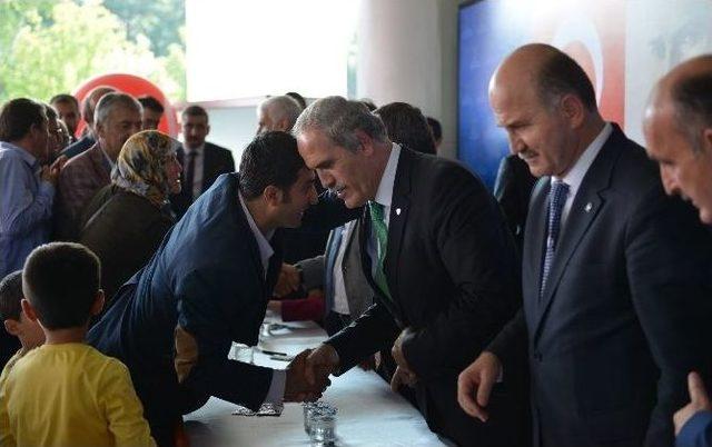Ak Parti İl Başkanlığı&rsquo;nda Bayramlaşma T&ouml;reni 1