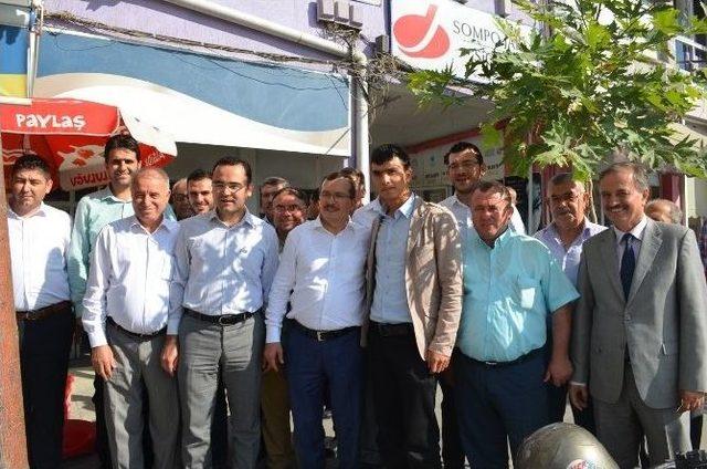 Ak Partili Aydemir, Kula&rsquo;da Bayramlaşma Programına Katıldı 3