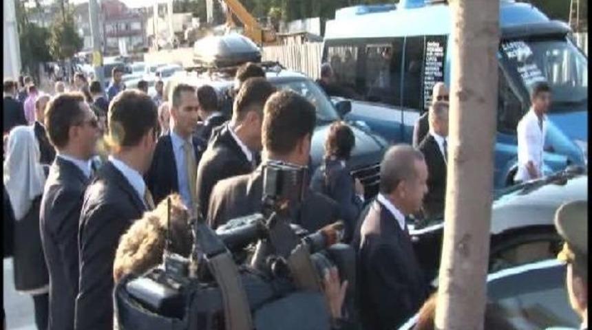 Cumhurbaşkanı Erdoğan Yapımı Devam Eden Marmara &Uuml;niversitesi İlahiyat Fak&uuml;ltesi Caminde Incelemelerde Bulundu