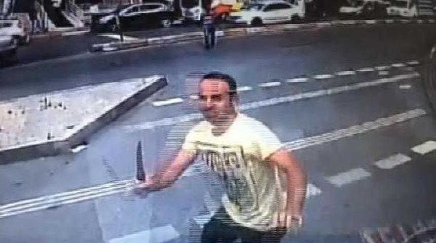 Şof&ouml;r&uuml; Saldırgandan Yolcu Ve Esnaf Kurtardı