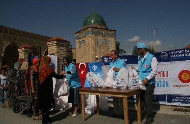 Türkiye Diyanet Vakfı Kırgızistan’da Kurban Dağıtımlarını Sürdürüyor