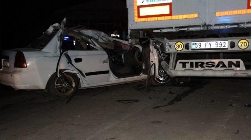 Kazada Yaralanan S&uuml;r&uuml;c&uuml; Olay Yerinden Ka&ccedil;tı