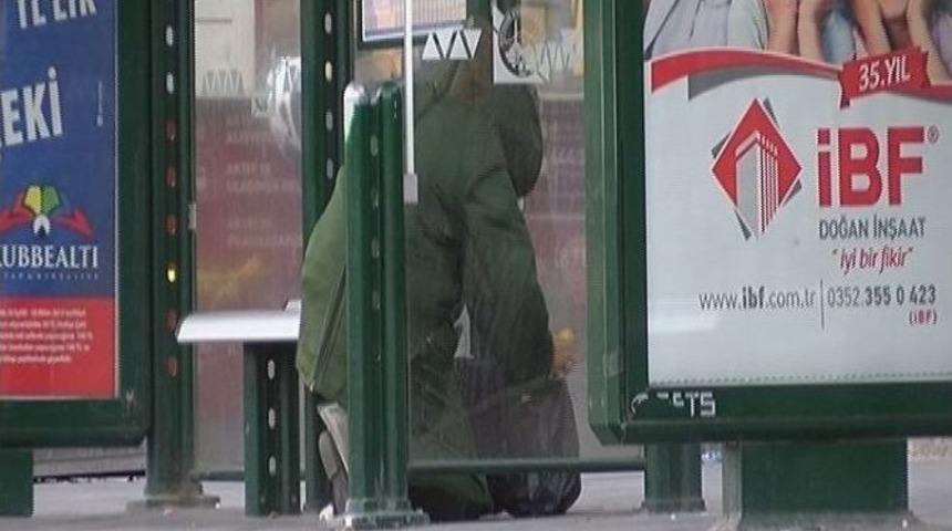 Cumhuriyet Meydanı&rsquo;nda Ş&uuml;pheli Paket Alarmı