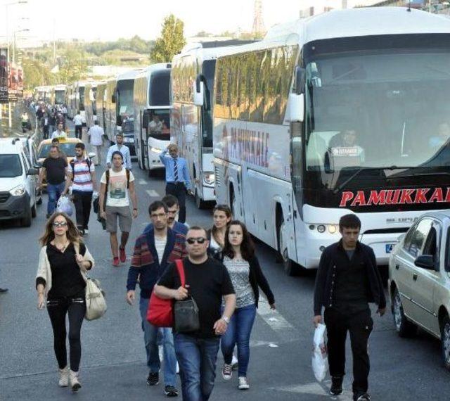 Otogarda Bayram Dönüşü Çilesi