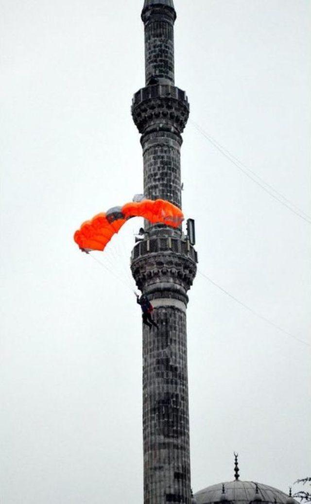 Minareden Atladı, Kurban Bayramı nı Kutladı 1