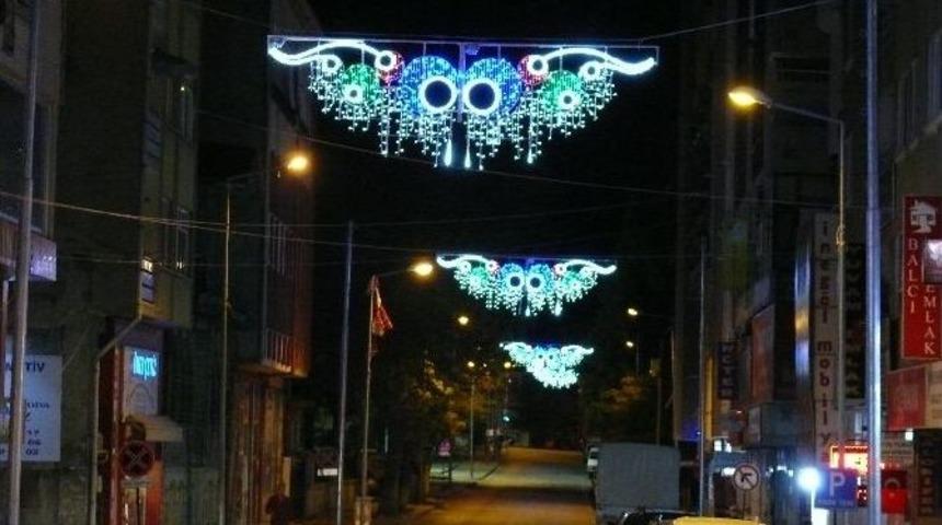 Bilecik&rsquo;te Caddeler Geceleri Işıl Işıl