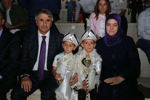 Elazığ&rsquo;da 380 &Ccedil;ocuğun Toplu S&uuml;nnet T&ouml;reni Yapıldı 1