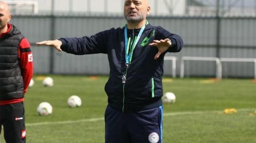 &Ccedil;aykur Rizespor Teknik Direkt&ouml;r&uuml; Karaman: Gelişmeye Devam Etmeliyiz