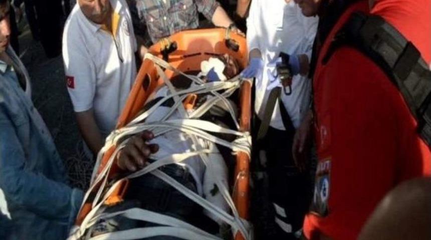 Kurbanlık Taşıyan Kamyon U&ccedil;uruma Yuvarlandı: 1 Yaralı