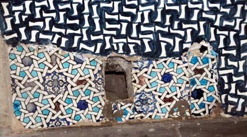 Sel&ccedil;uklu Sultanının Restore Edilen T&uuml;rbesi Tartışmaya Yol A&ccedil;tı