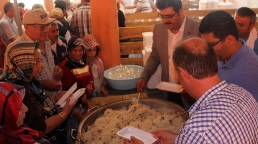 123 Yıllık Bayram Pilavı Geleneği Yaşatılıyor