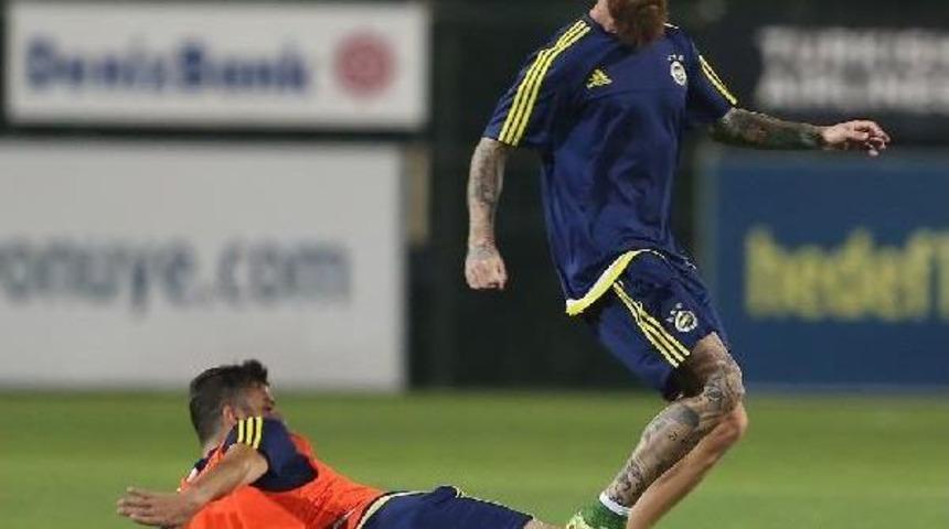 Fenerbah&ccedil;e'ye Derbi &Ouml;ncesi Taraftar Desteği
