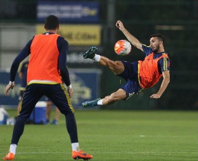 Fenerbahçe'ye Derbi Öncesi Taraftar Desteği